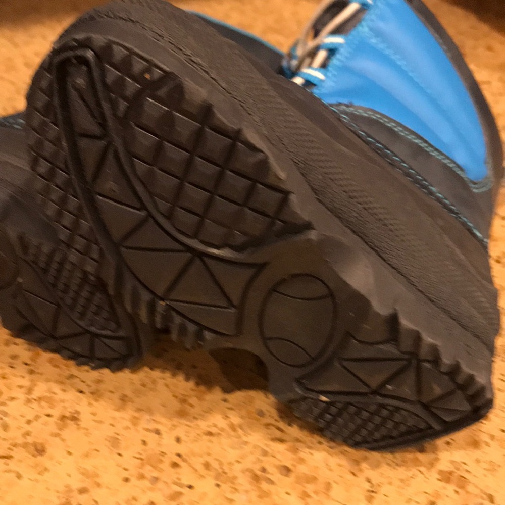 Carter’s snow boots size 7 - Picture 8 of 8